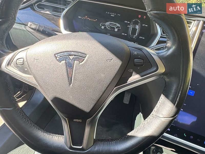 Лифтбек Tesla Model S 2014 в Ужгороде