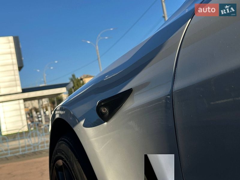 Лифтбек Tesla Model S 2021 в Киеве