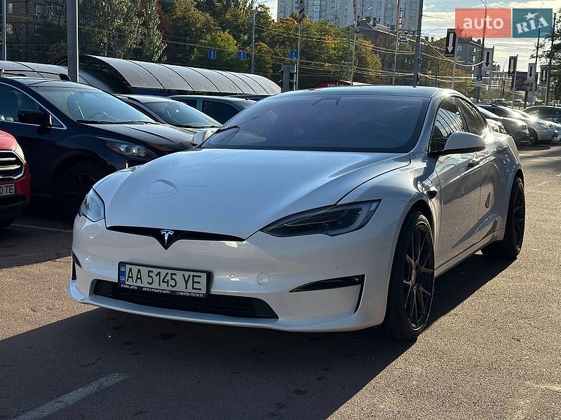 Лифтбек Tesla Model S 2021 в Киеве