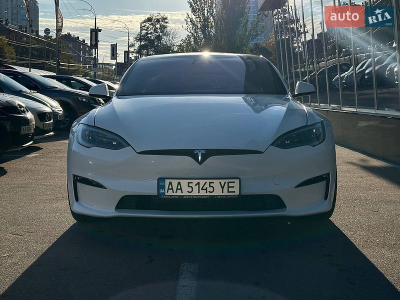 Лифтбек Tesla Model S 2021 в Киеве
