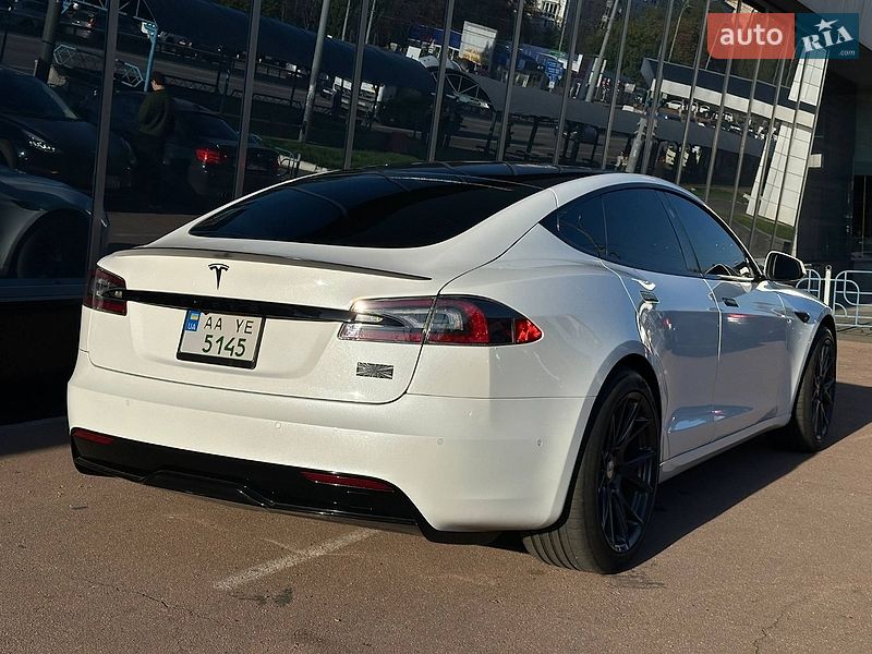 Лифтбек Tesla Model S 2021 в Киеве