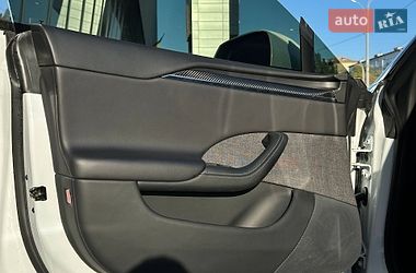 Лифтбек Tesla Model S 2021 в Киеве