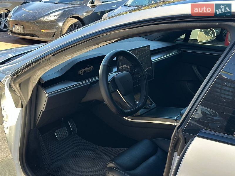Лифтбек Tesla Model S 2021 в Киеве