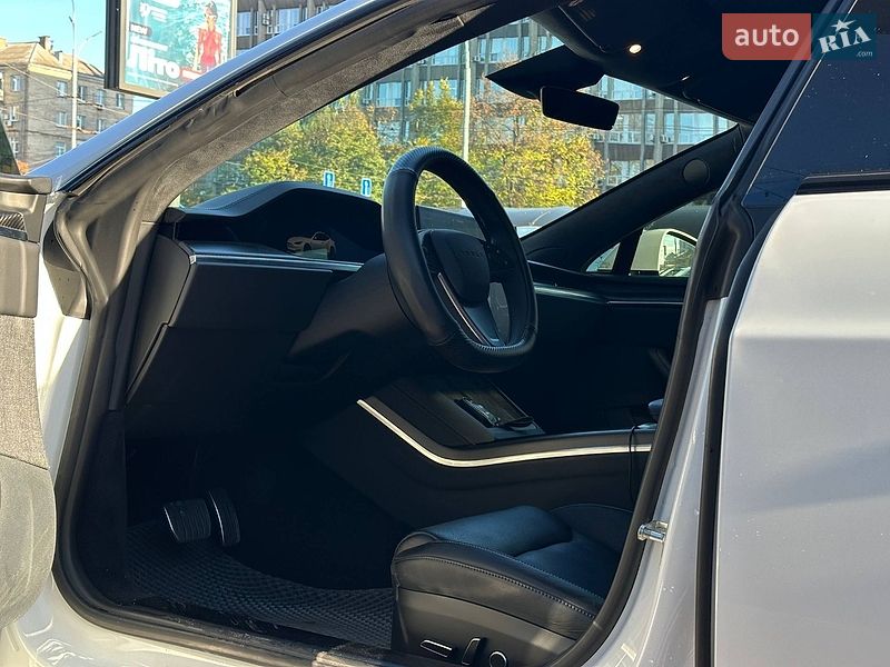 Лифтбек Tesla Model S 2021 в Киеве