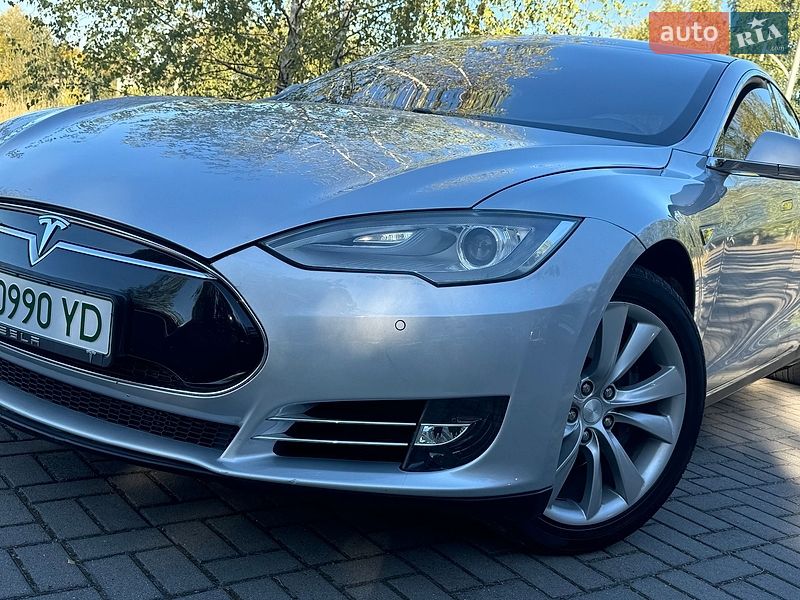 Лифтбек Tesla Model S 2013 в Дрогобыче