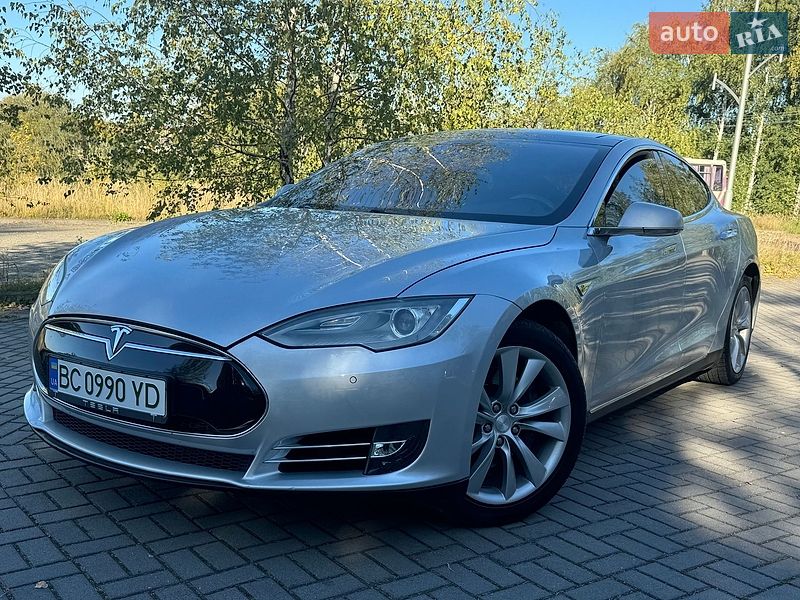 Лифтбек Tesla Model S 2013 в Дрогобыче