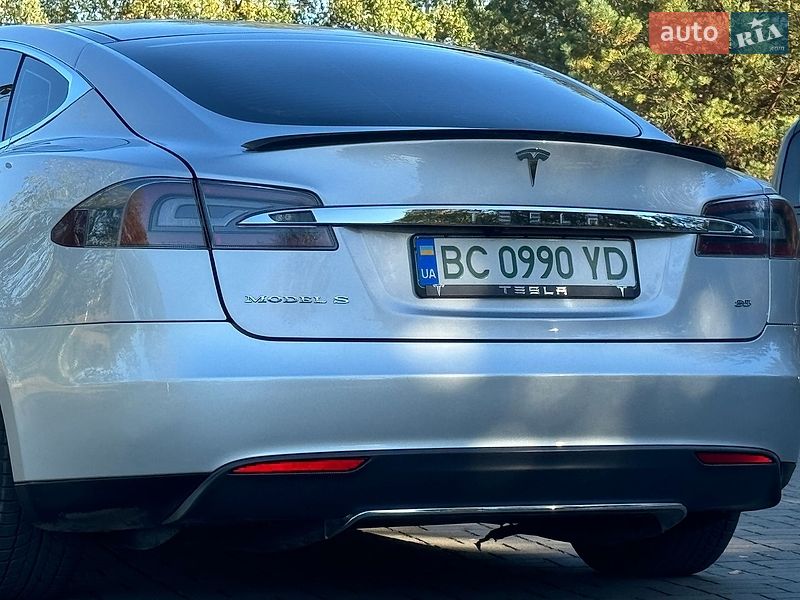 Лифтбек Tesla Model S 2013 в Дрогобыче