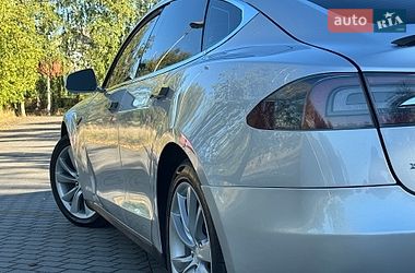 Лифтбек Tesla Model S 2013 в Дрогобыче