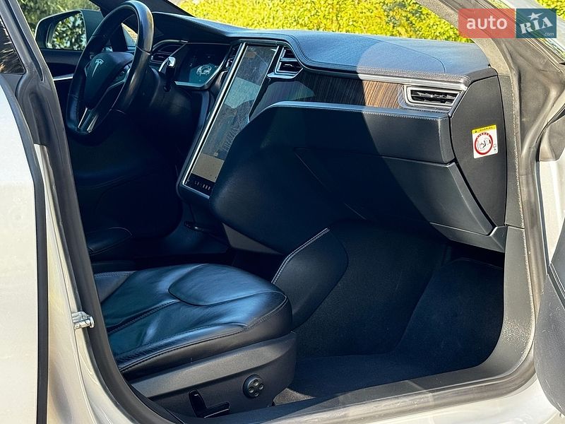Лифтбек Tesla Model S 2013 в Дрогобыче