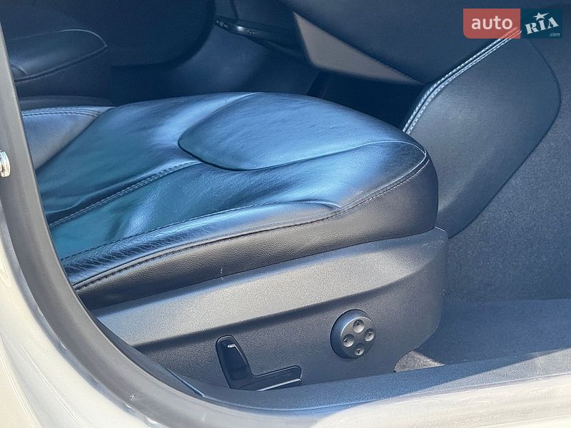 Лифтбек Tesla Model S 2013 в Дрогобыче