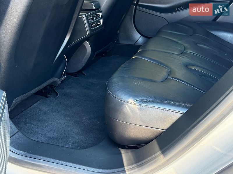 Лифтбек Tesla Model S 2013 в Дрогобыче