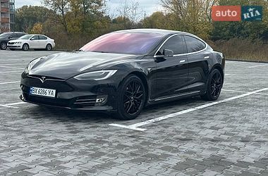 Лифтбек Tesla Model S 2018 в Хмельницком