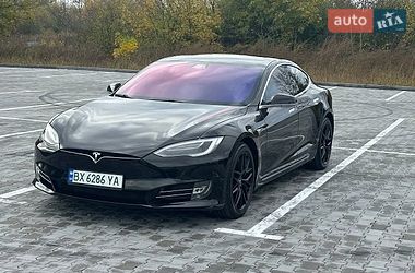 Лифтбек Tesla Model S 2018 в Хмельницком