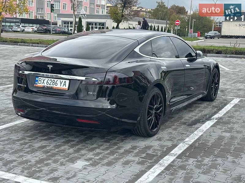 Лифтбек Tesla Model S 2018 в Хмельницком
