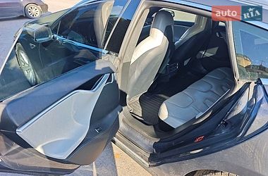 Лифтбек Tesla Model S 2015 в Львове