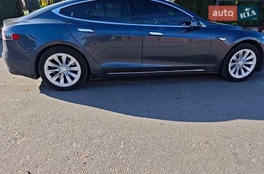 Лифтбек Tesla Model S 2015 в Львове