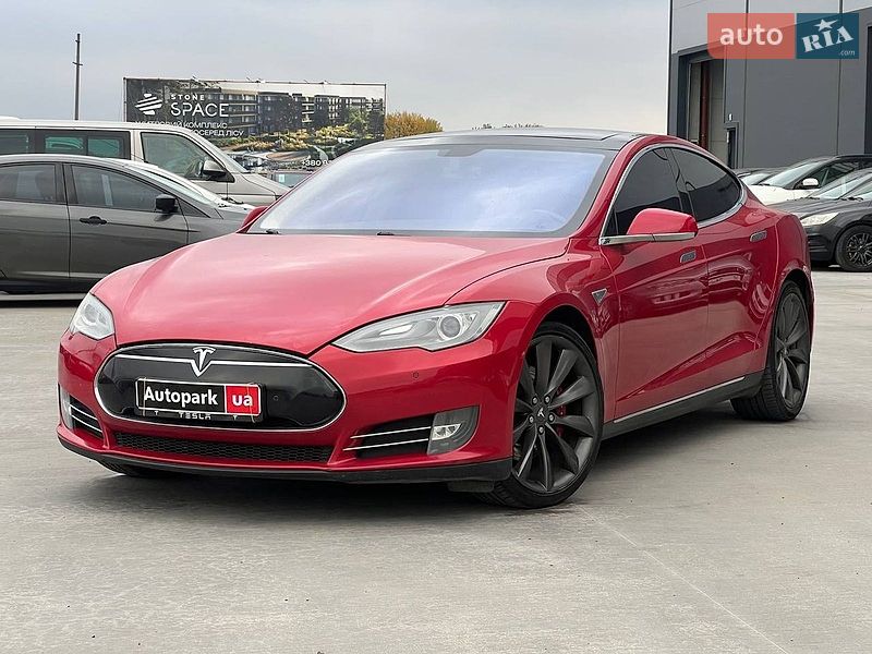 Tesla Model S 2013