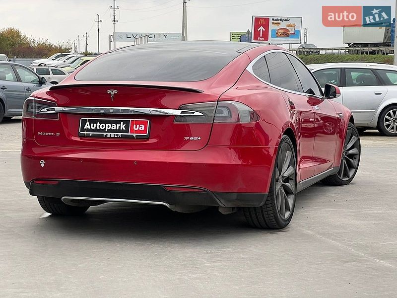 Лифтбек Tesla Model S 2013 в Львове