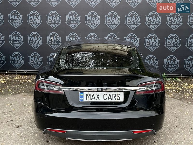 Лифтбек Tesla Model S 2014 в Киеве