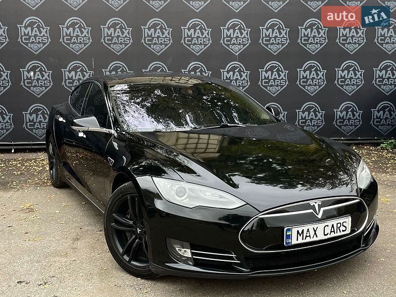 Лифтбек Tesla Model S 2014 в Киеве