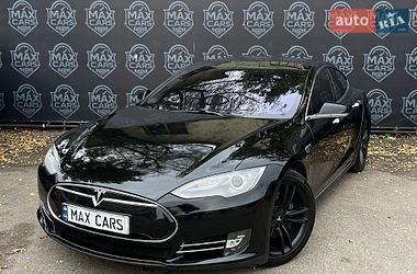 Ліфтбек Tesla Model S 2014 в Києві
