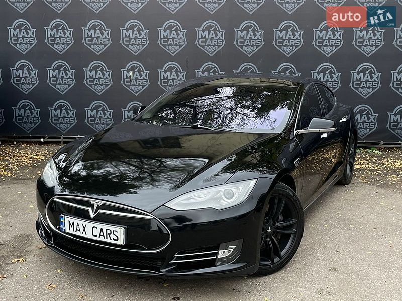 Лифтбек Tesla Model S 2014 в Киеве