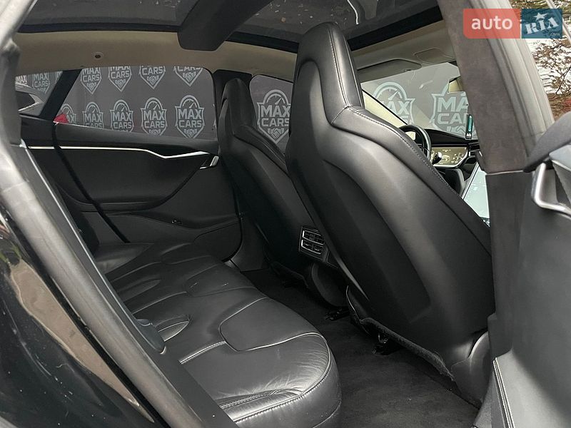 Лифтбек Tesla Model S 2014 в Киеве