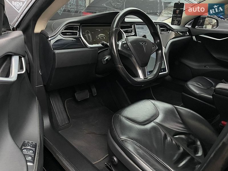 Лифтбек Tesla Model S 2014 в Киеве