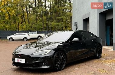 Лифтбек Tesla Model S 2019 в Киеве