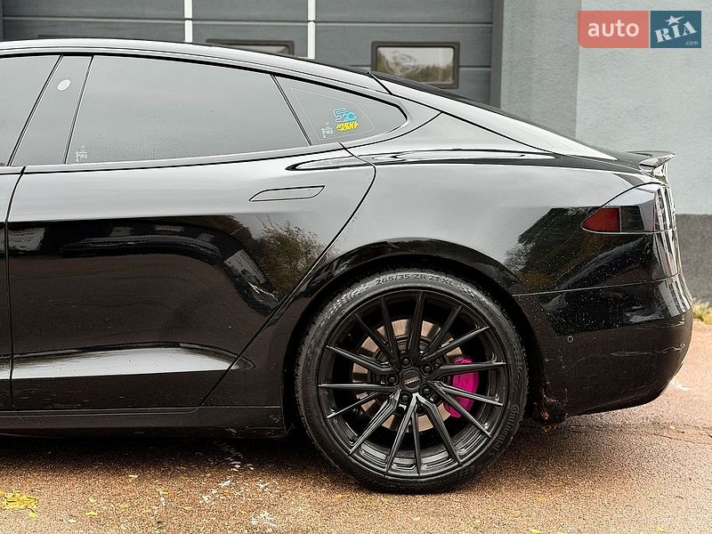 Лифтбек Tesla Model S 2019 в Киеве