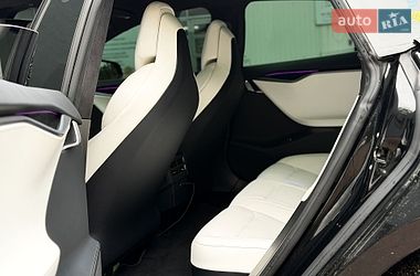 Лифтбек Tesla Model S 2019 в Киеве
