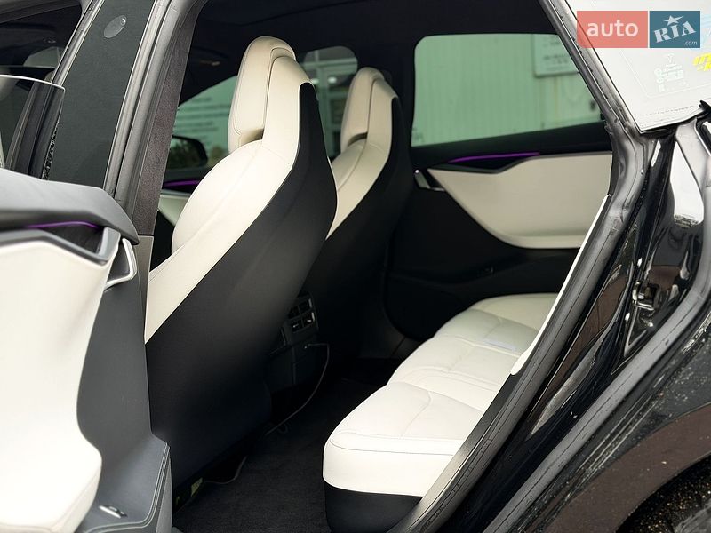 Лифтбек Tesla Model S 2019 в Киеве