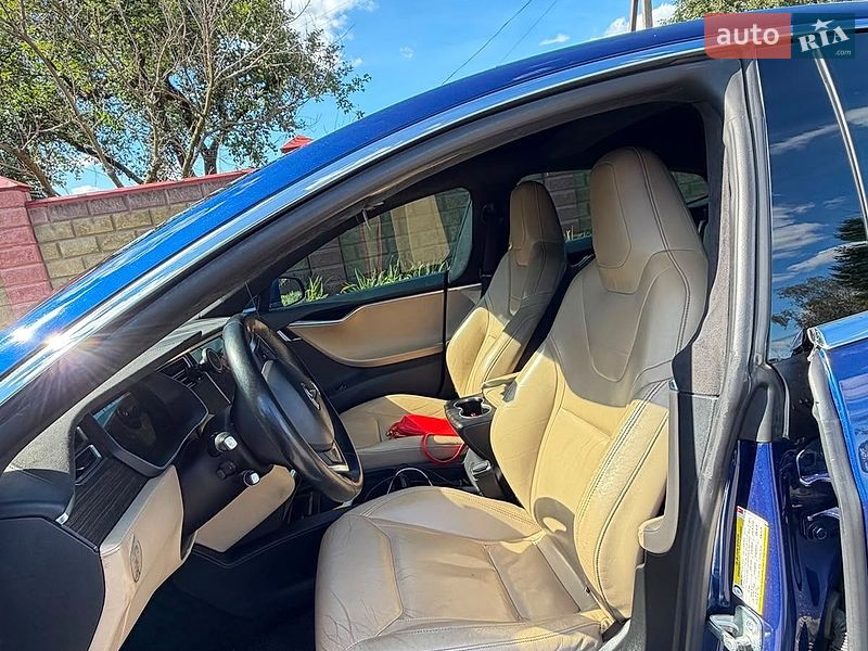 Лифтбек Tesla Model S 2015 в Луцке фото 11 Лифтбек Tesla Model S 2015 в Луцке