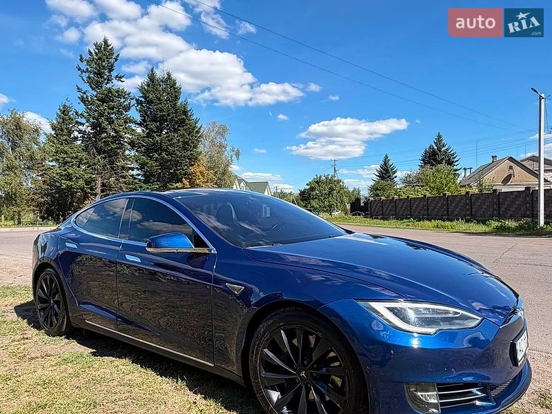 Лифтбек Tesla Model S 2015 в Луцке фото 22 Лифтбек Tesla Model S 2015 в Луцке