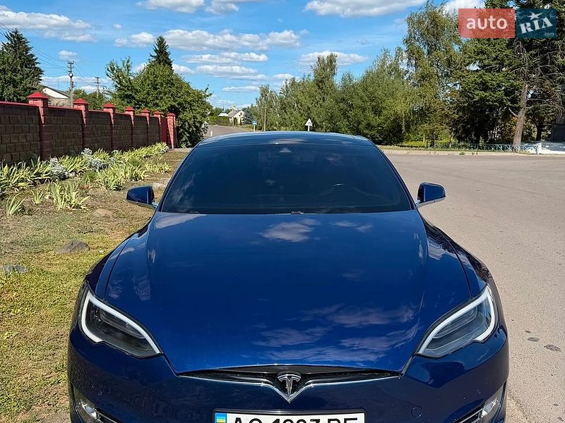 Лифтбек Tesla Model S 2015 в Луцке фото 29 Лифтбек Tesla Model S 2015 в Луцке