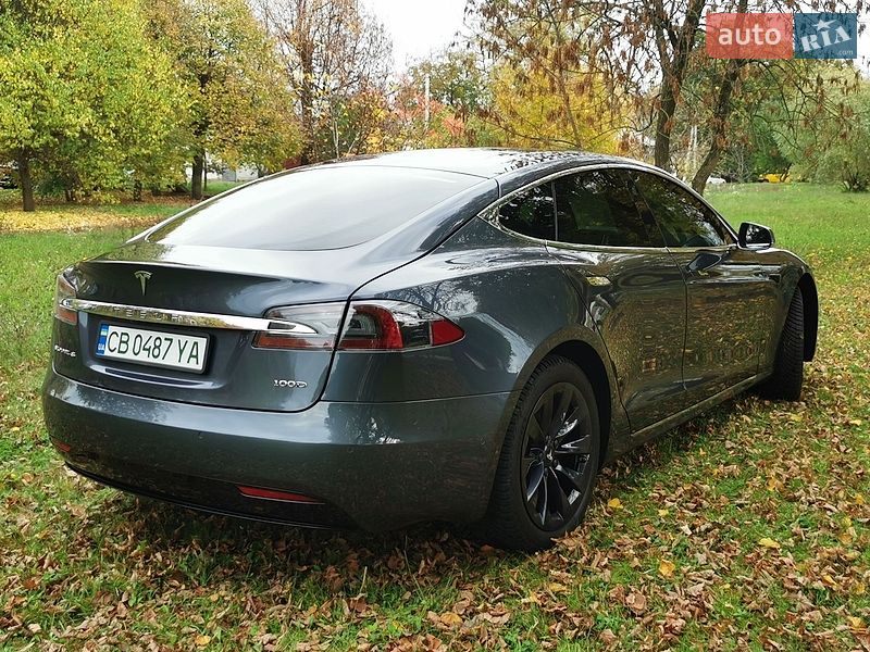 Ліфтбек Tesla Model S 2018 в Прилуках фото 10 Ліфтбек Tesla Model S 2018 в Прилуках
