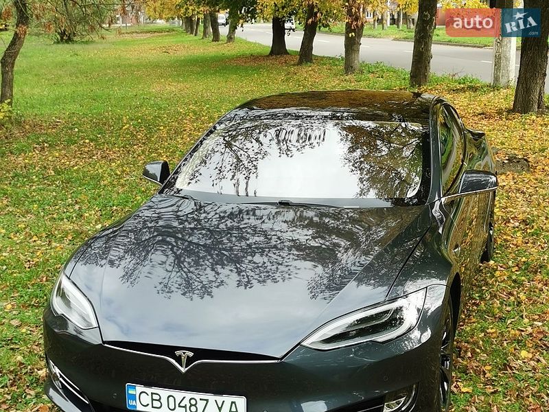 Ліфтбек Tesla Model S 2018 в Прилуках фото Ліфтбек Tesla Model S 2018 в Прилуках