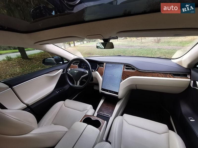 Ліфтбек Tesla Model S 2018 в Прилуках фото 16 Ліфтбек Tesla Model S 2018 в Прилуках