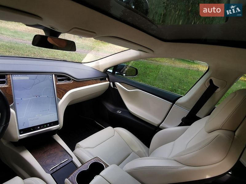 Ліфтбек Tesla Model S 2018 в Прилуках фото 17 Ліфтбек Tesla Model S 2018 в Прилуках