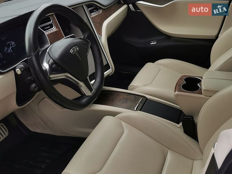 Ліфтбек Tesla Model S 2018 в Прилуках фото 18 Ліфтбек Tesla Model S 2018 в Прилуках