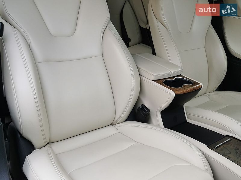 Ліфтбек Tesla Model S 2018 в Прилуках фото 22 Ліфтбек Tesla Model S 2018 в Прилуках