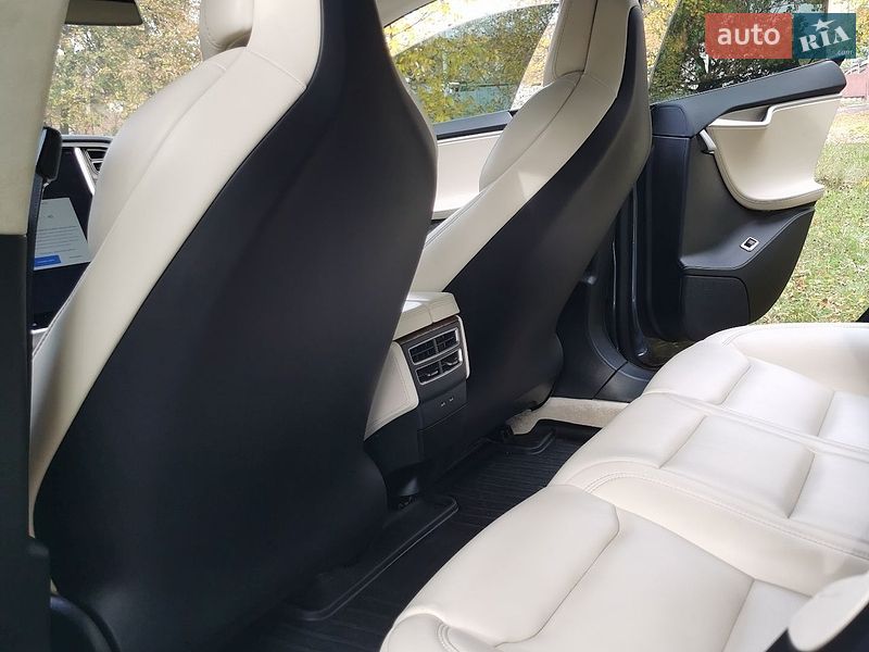 Ліфтбек Tesla Model S 2018 в Прилуках фото 23 Ліфтбек Tesla Model S 2018 в Прилуках
