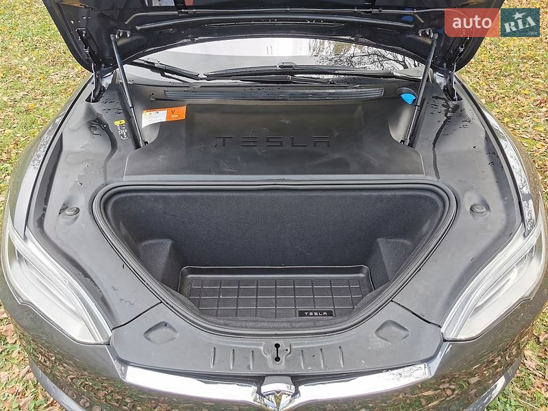 Ліфтбек Tesla Model S 2018 в Прилуках фото 28 Ліфтбек Tesla Model S 2018 в Прилуках
