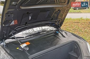 Ліфтбек Tesla Model S 2018 в Прилуках фото 29 Ліфтбек Tesla Model S 2018 в Прилуках