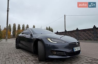 Ліфтбек Tesla Model S 2016 в Рівному