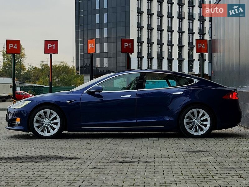 Ліфтбек Tesla Model S 2018 в Києві