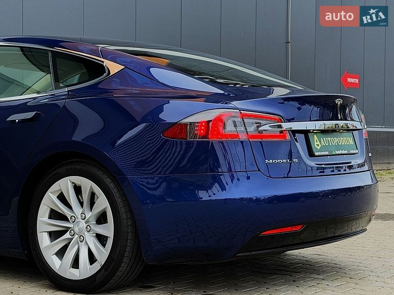Ліфтбек Tesla Model S 2018 в Києві