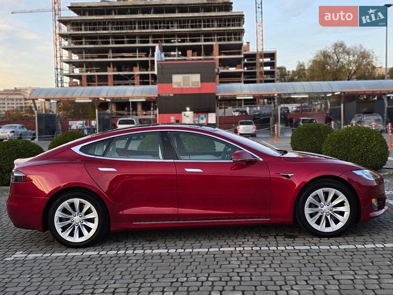 Ліфтбек Tesla Model S 2017 в Львові фото 3 Ліфтбек Tesla Model S 2017 в Львові