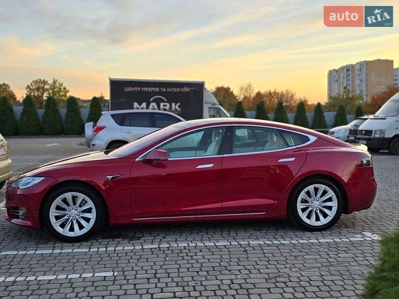 Лифтбек Tesla Model S 2017 в Львове фото 7 Лифтбек Tesla Model S 2017 в Львове