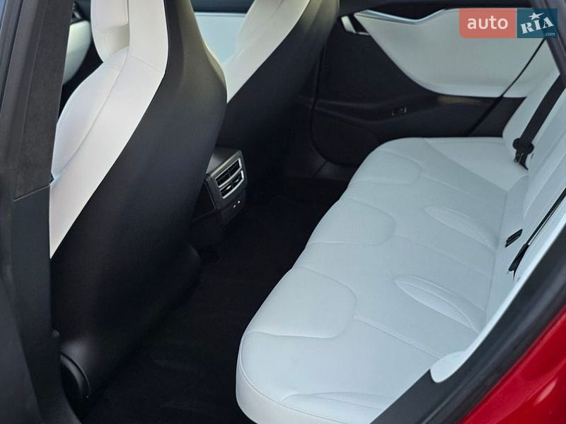 Лифтбек Tesla Model S 2017 в Львове фото 14 Лифтбек Tesla Model S 2017 в Львове